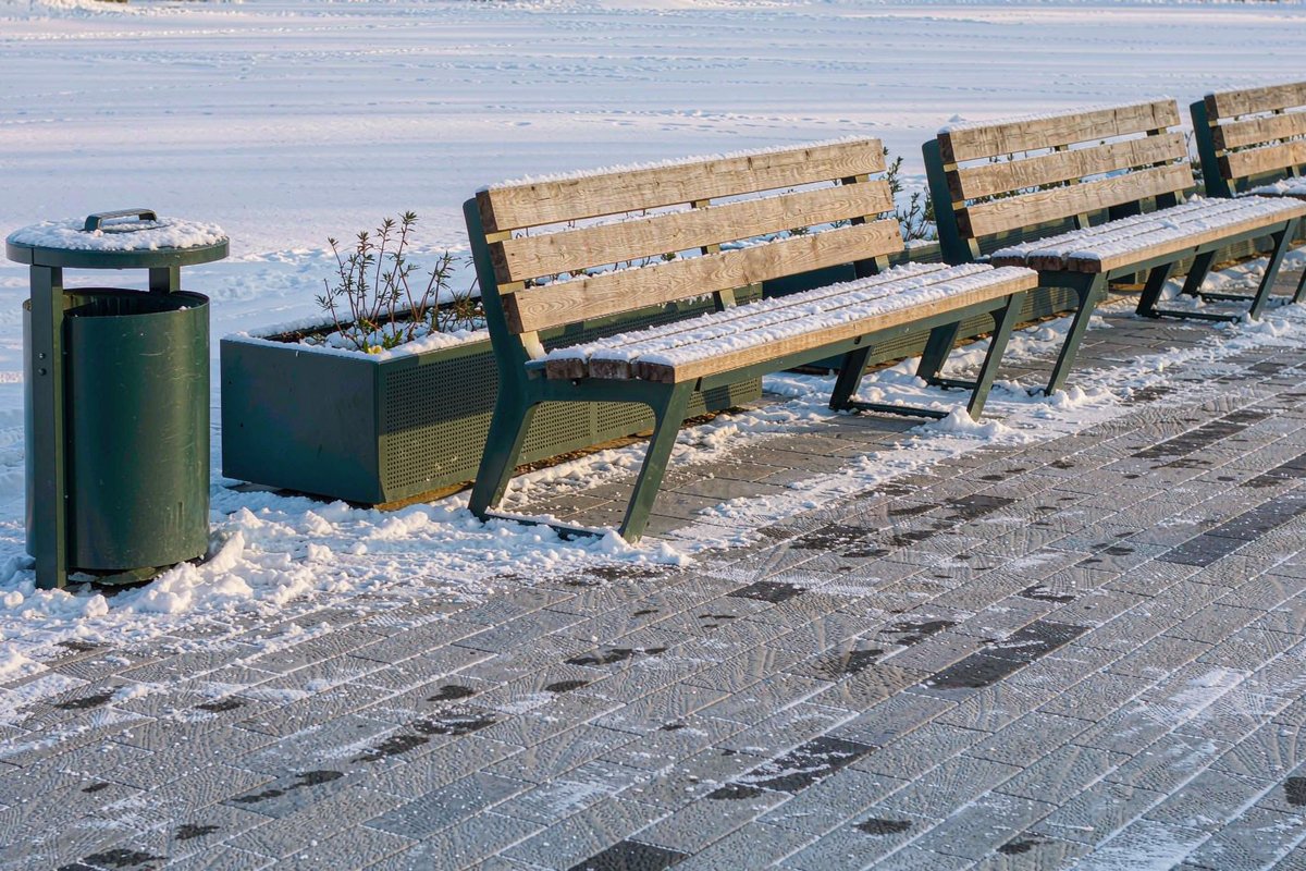 Winter Maintenance of Outdoor Site Furniture: A Municipal Guide to Cold-Weather Durability
