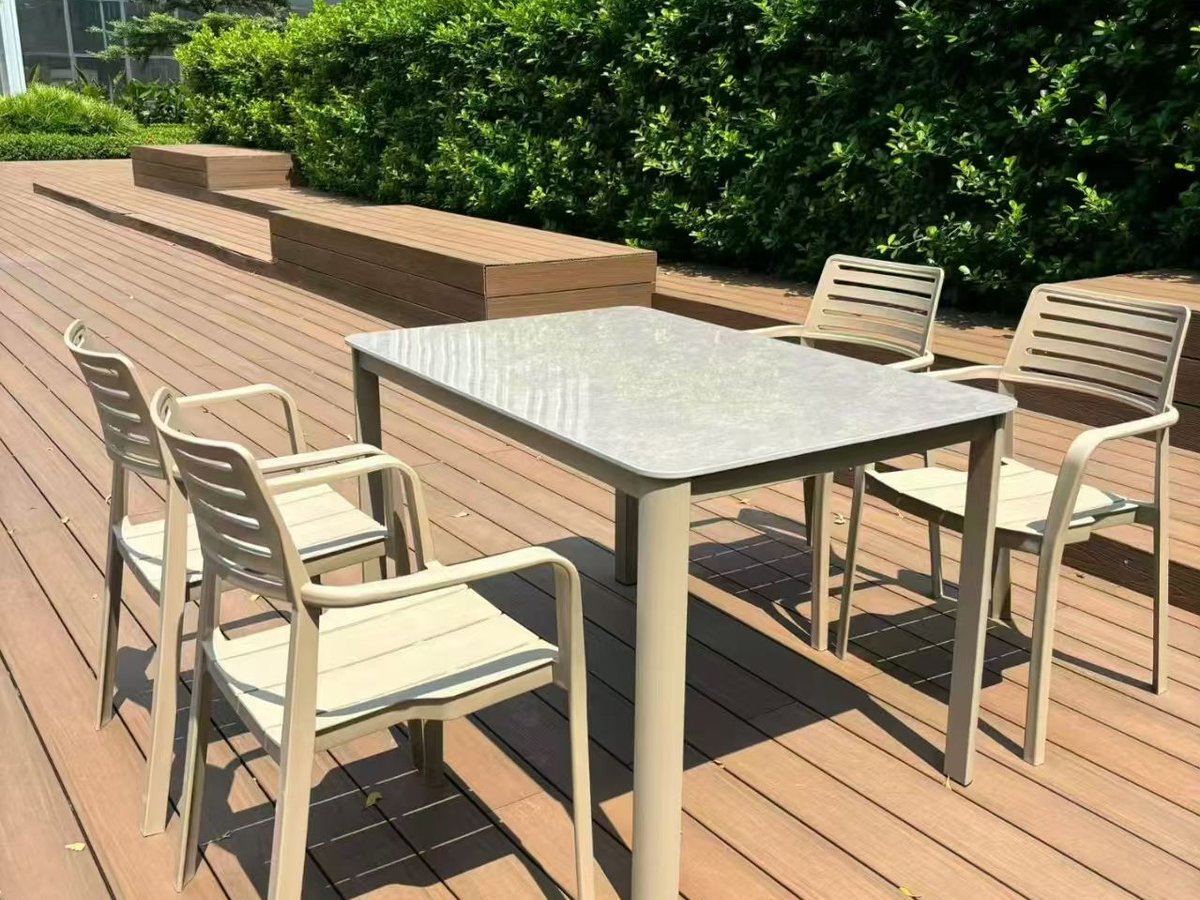 Resin Outdoor Dining Set